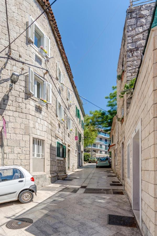 Under Constructiion Split Exterior foto